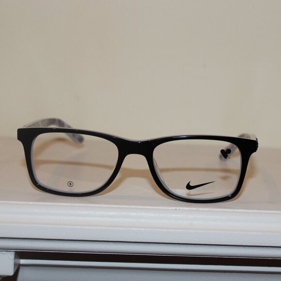 Nike Kid's Glasses (5549) - Picture 1 of 5